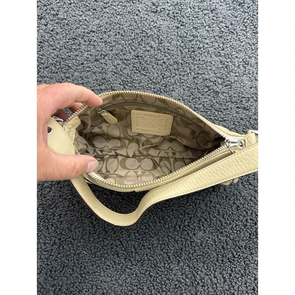 VTG Coach Hampton 5052 Shoulder Bag Bone Cream Pebbled Leather Baguette Y2K